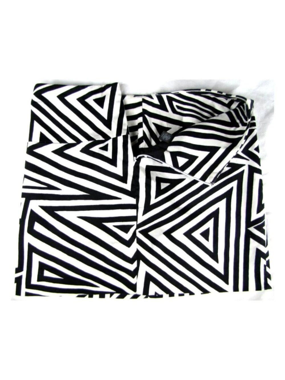SALE! Abstract Black White Short Mini Skirt - Picture 3 of 3